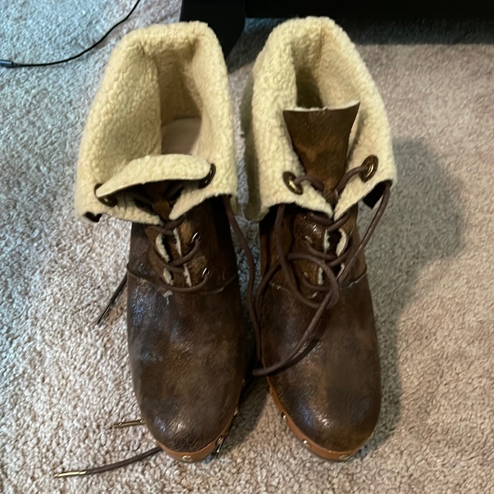 MICHAEL KORS PLATFORM BOOTIES